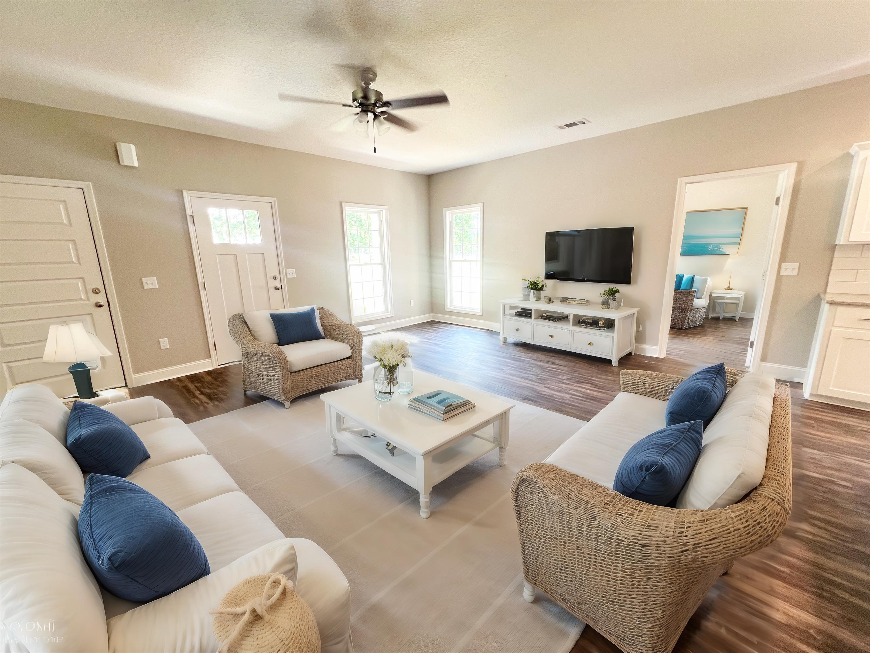 214 Silverthorn Dr